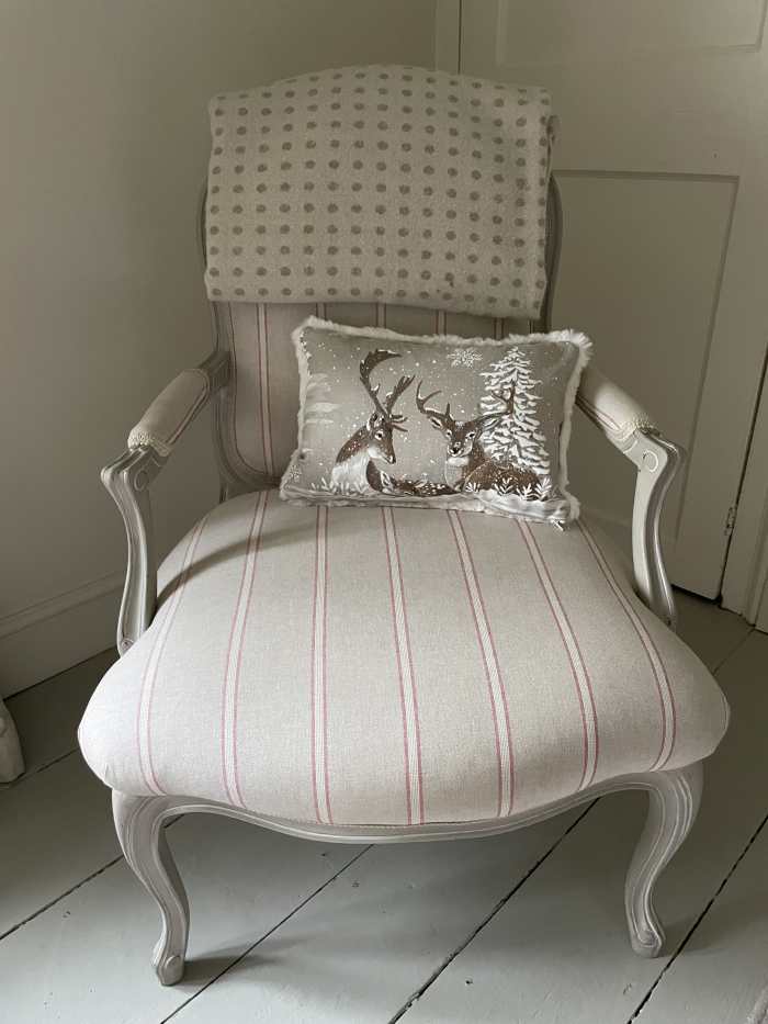 Oblong Stag Cushion Cover with Quality Austrian Crystals and Luxurious Faux Fur (Cream)